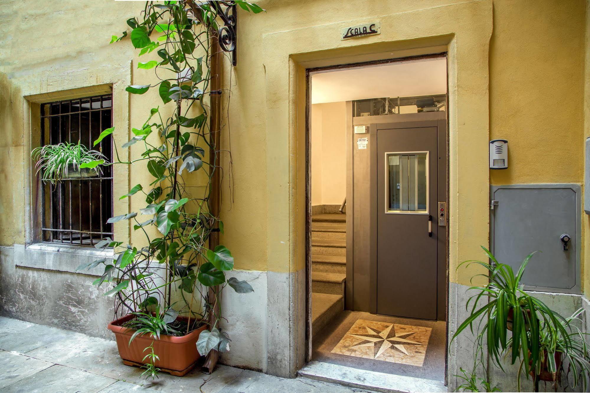 Roman Central House Екстер'єр фото